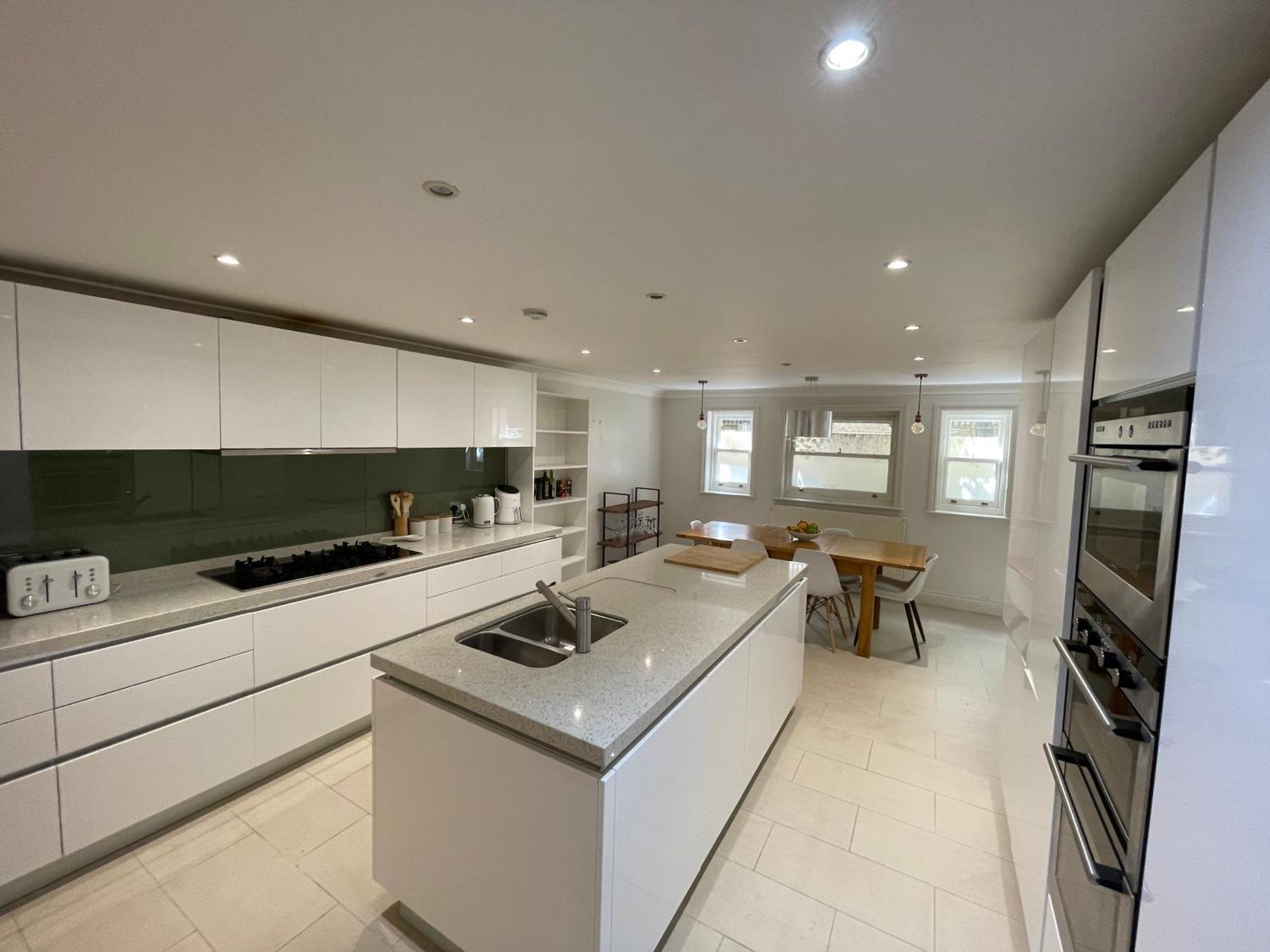 5 Bed House - Fancy - Sleep Up To 12 - Casa vacanze Londra