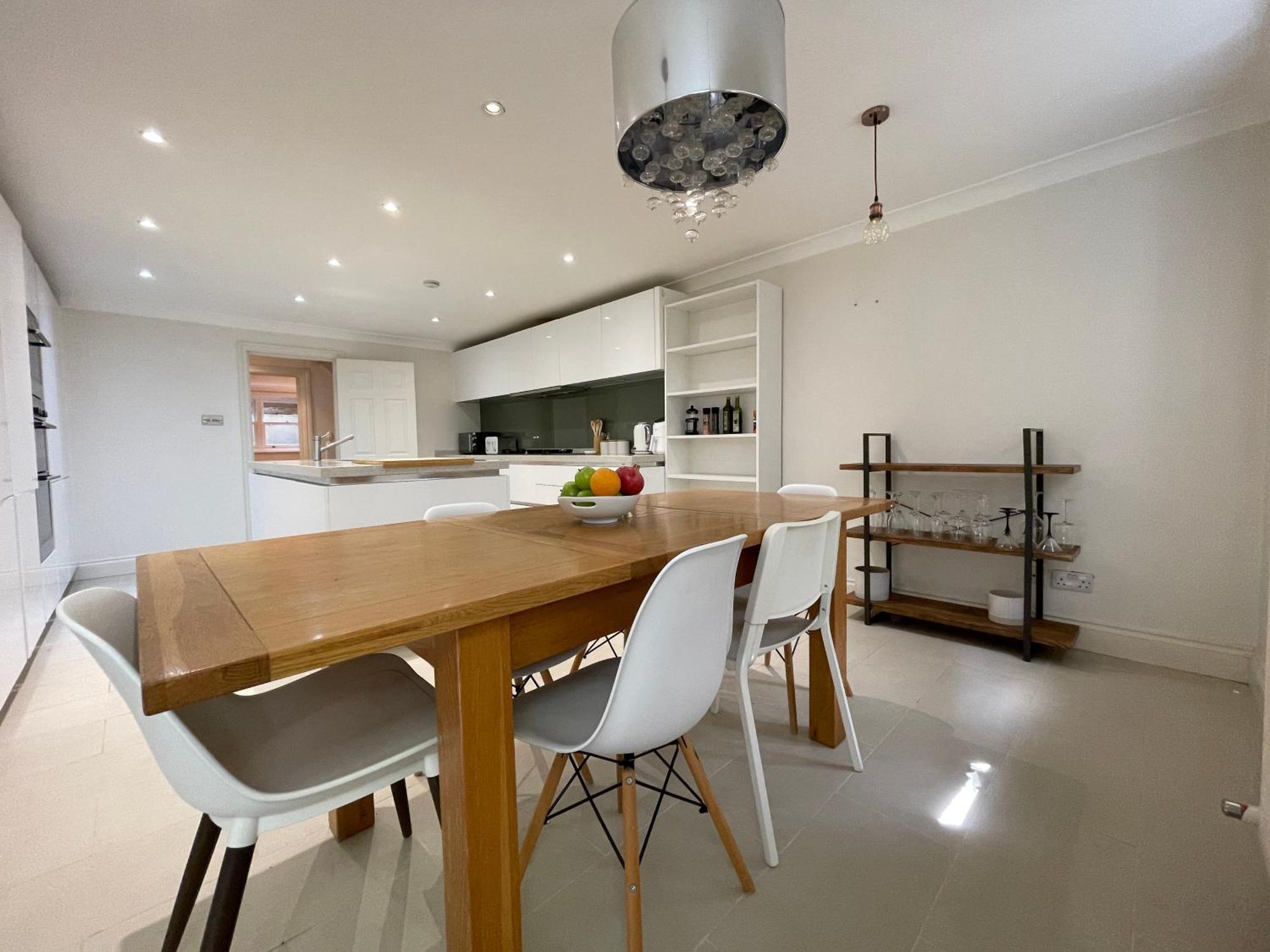 5 Bed House - Fancy - Sleep Up To 12 - Londra