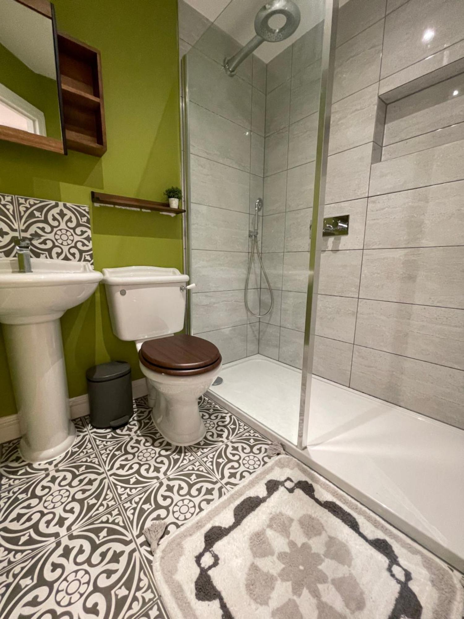 5 Bed House - Fancy - Sleep Up To 12 - Casa vacanze
