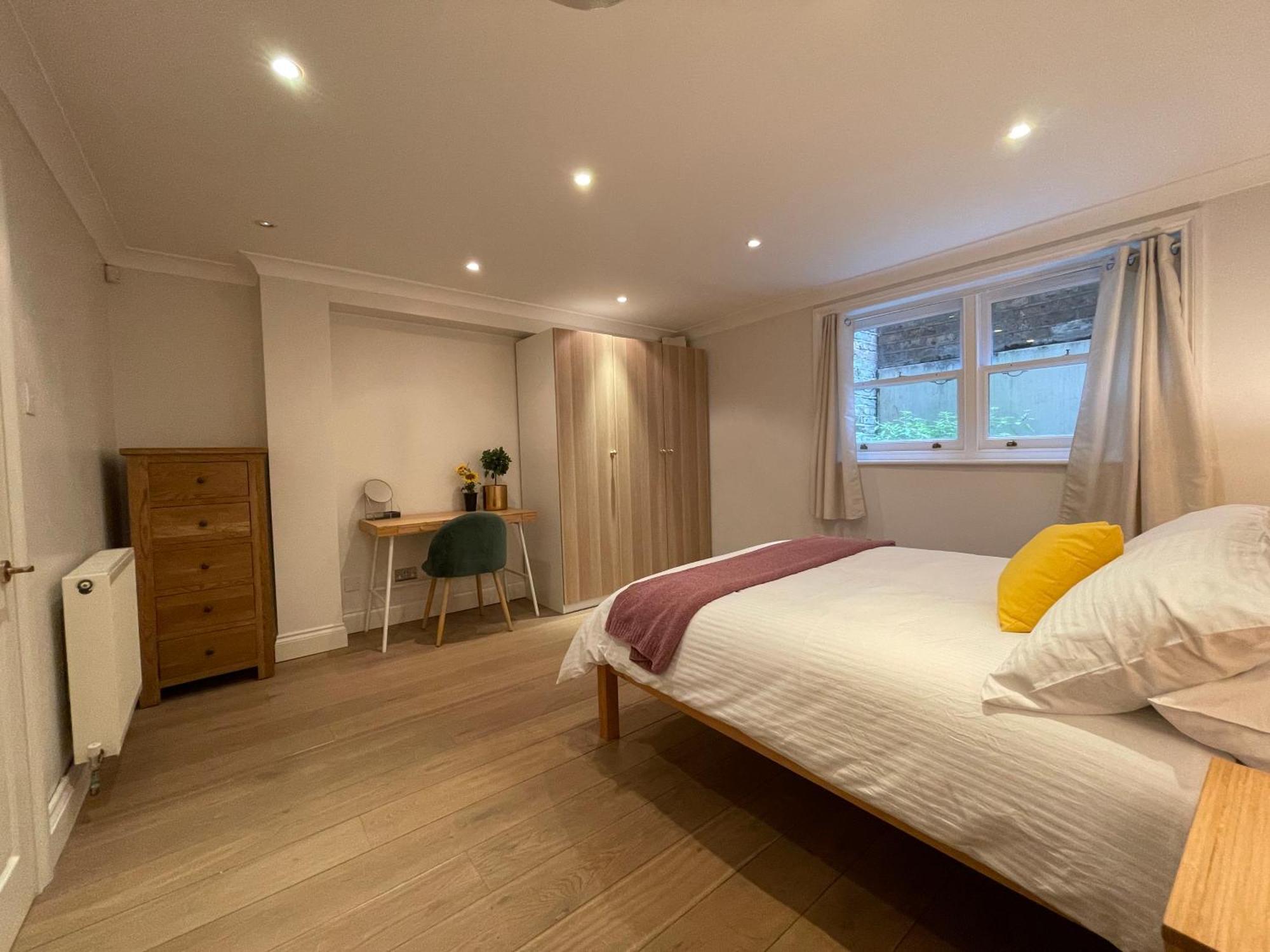 5 Bed House - Fancy - Sleep Up To 12 - Casa vacanze *